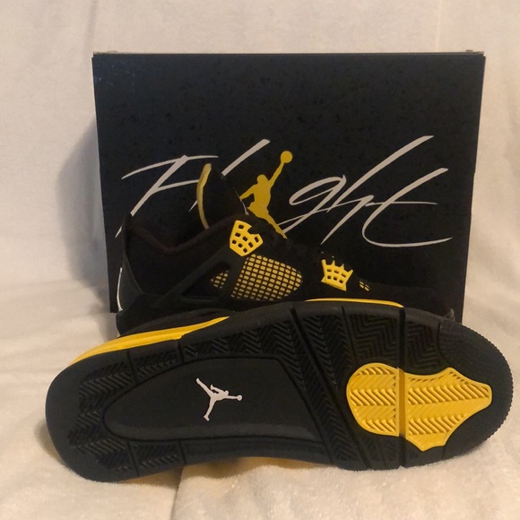Jordan Retro 4 Bumble Bee. Size 10.5 black n yellow - Picture 8 of 8